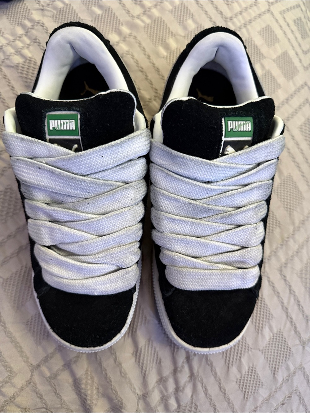 Puma Men’s Black & White Low-Top Suede Sneakers. Men’s 9.5